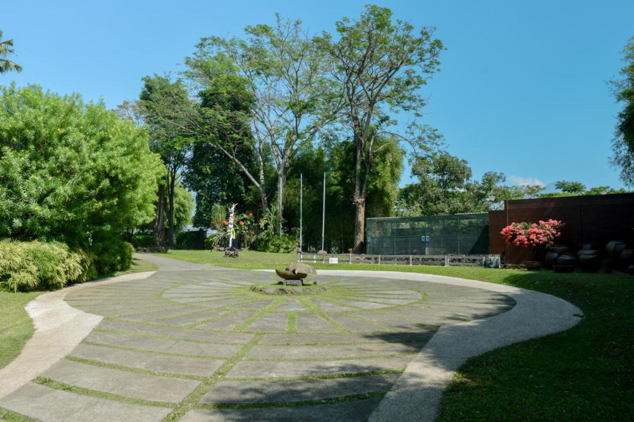 K Gallery Hotel Pasuruan Dış mekan fotoğraf